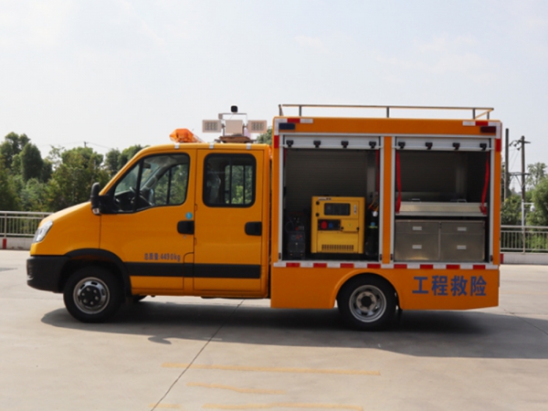 依維柯燃?xì)鈸岆U(xiǎn)救援車